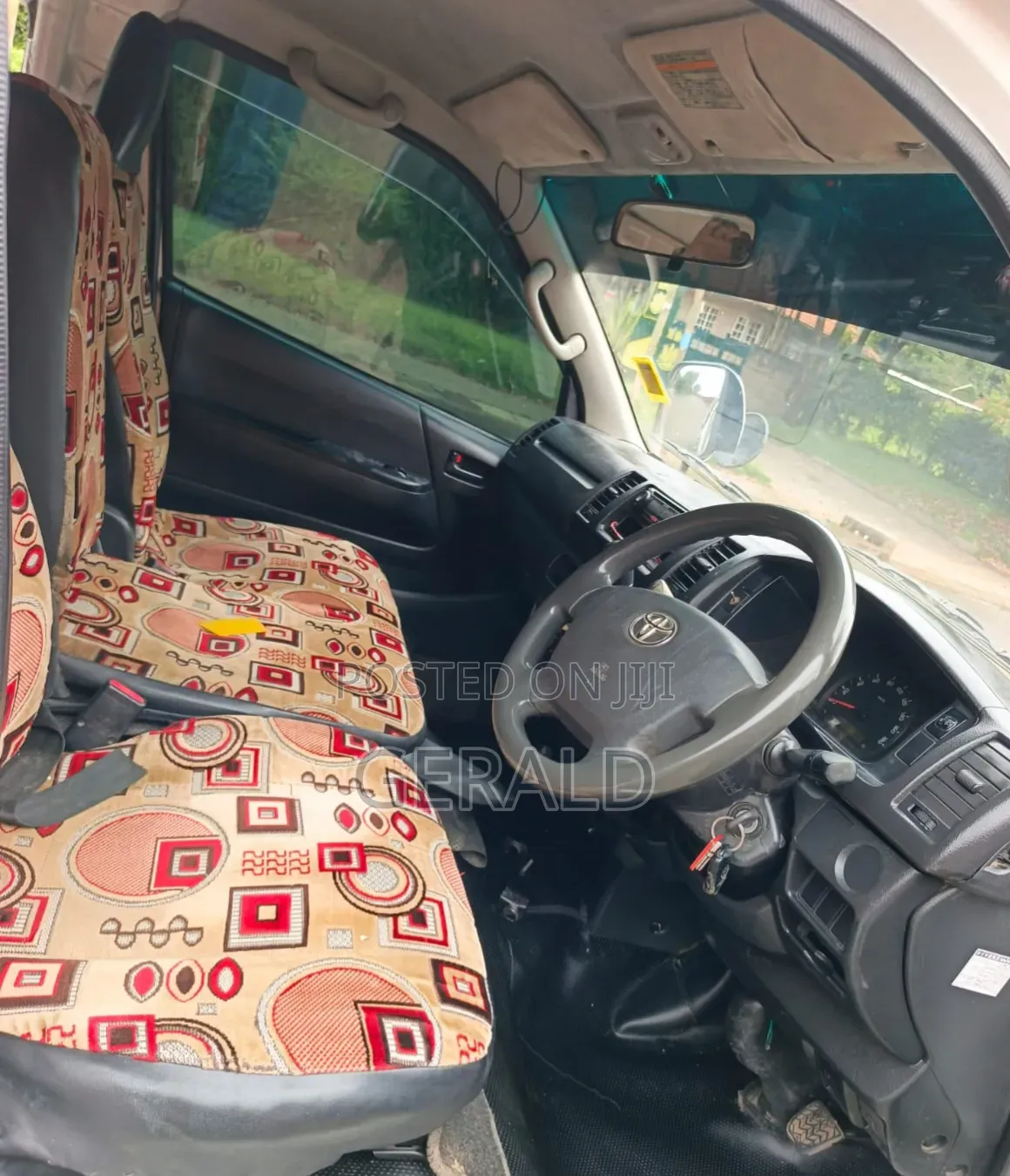 Toyota HiAce 2014 White