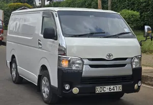 Toyota HiAce 2014 White