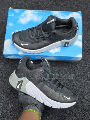 Black White Nike Free Metcon 7 Sneakers