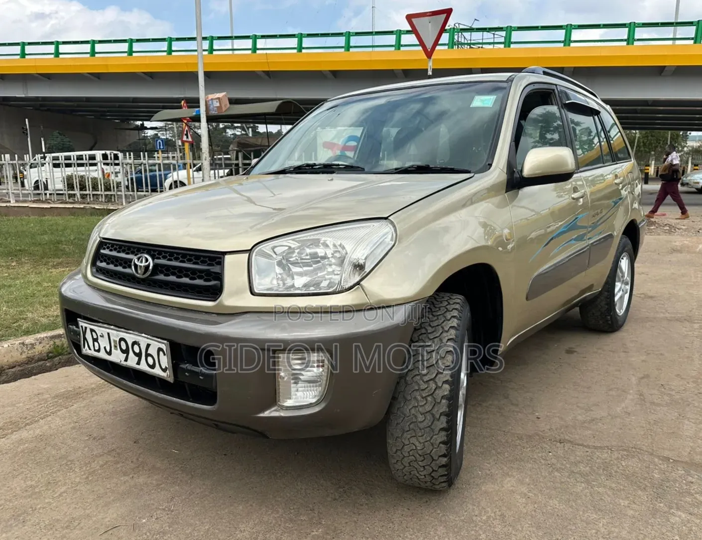 Toyota RAV4 2005 Gold