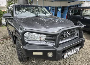 Toyota Hilux 2021 Gray