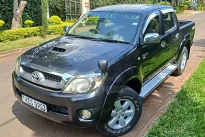 Toyota Hilux 2011 Black