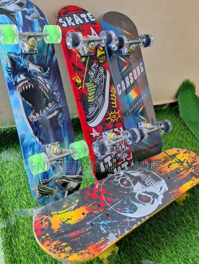 Skateboard With Rubber Wheels ( Gle