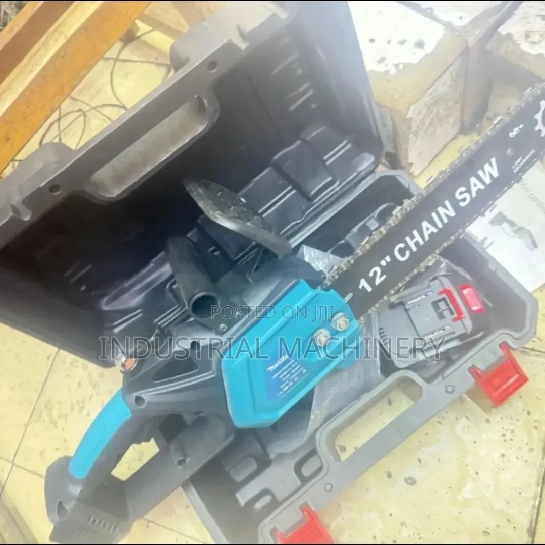 12" Chain Saw Makita