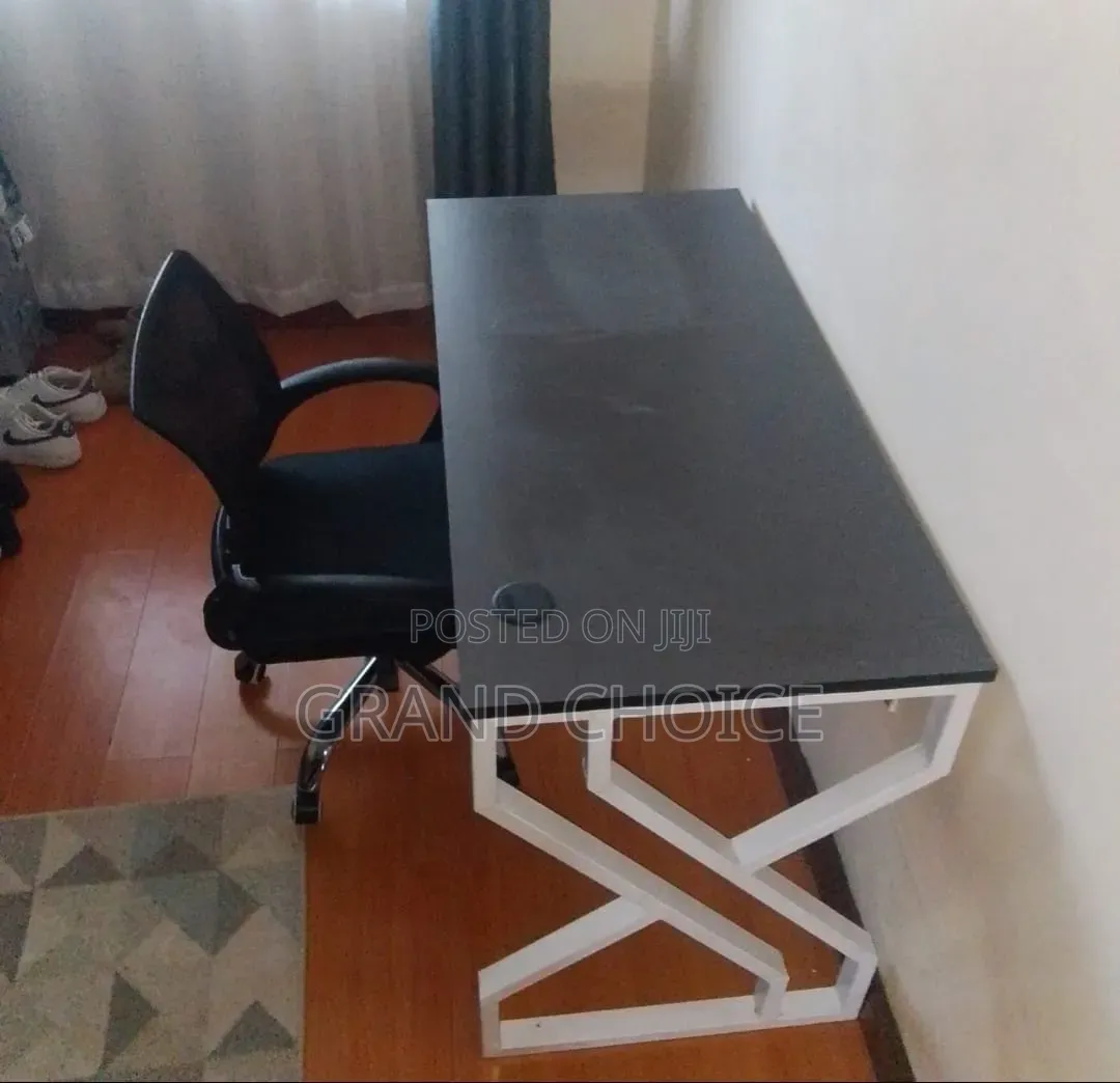 Metallic Working Table With Mesh Office Chair