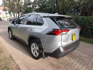 Toyota RAV4 2019 Silver