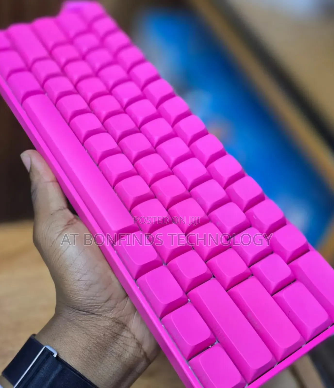 Aura Rechargeable Mechanical Keyboard