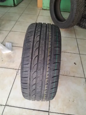 225/40r18 Centara