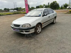 Toyota Avensis 2000 Silver