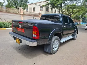 Toyota Hilux 2011 Gray