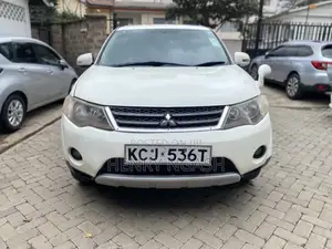 Mitsubishi Outlander 2010 White
