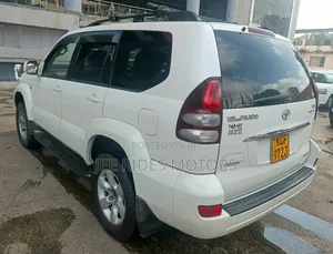 Toyota Land Cruiser Prado 2009 White
