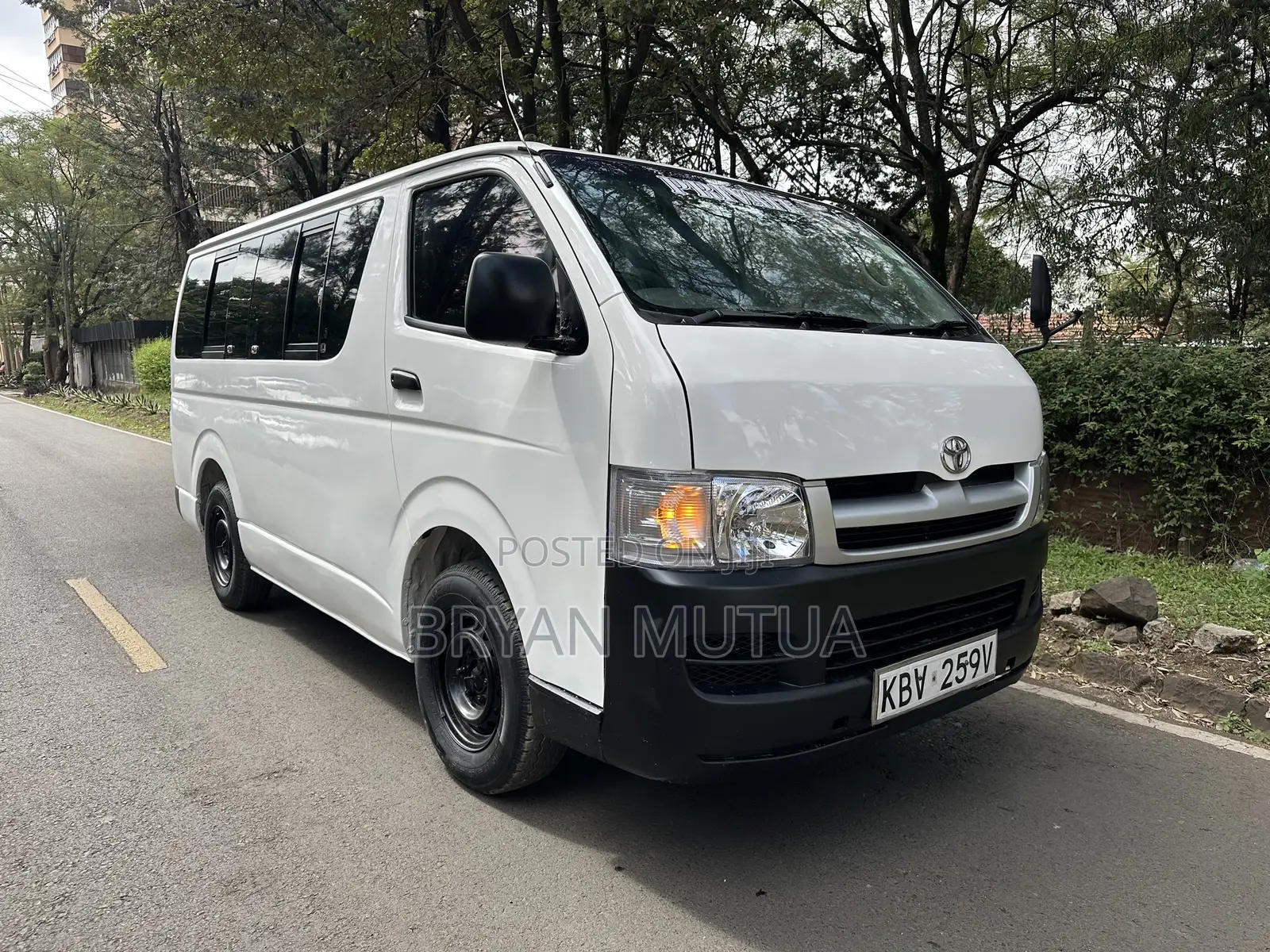 Toyota HiAce 2007 White