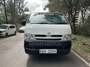 Toyota HiAce 2007 White