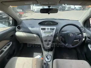 Toyota Belta 2007 Silver