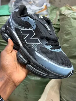 New Balance 2000
