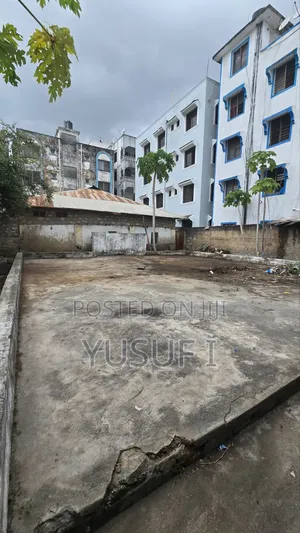 40 by 40 Land.Cbd Railway. Walled Property Ready for Construction.