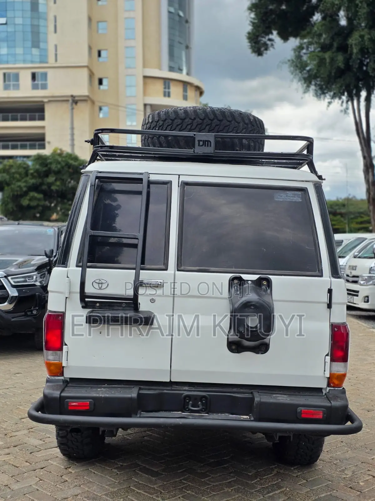Toyota Land Cruiser 2011 White