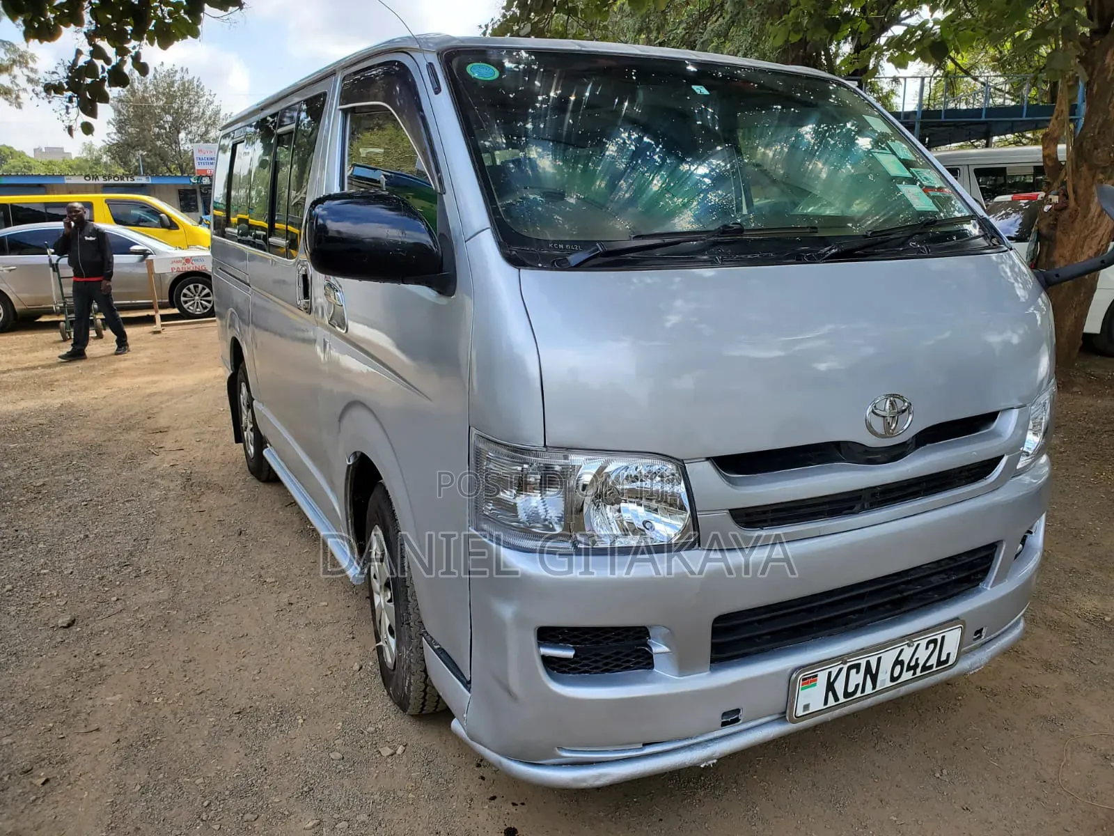 Toyota HiAce 2011 Silver