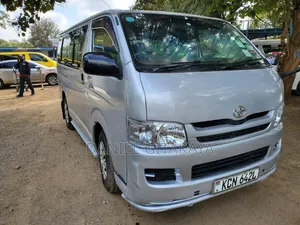 Toyota HiAce 2011 Silver