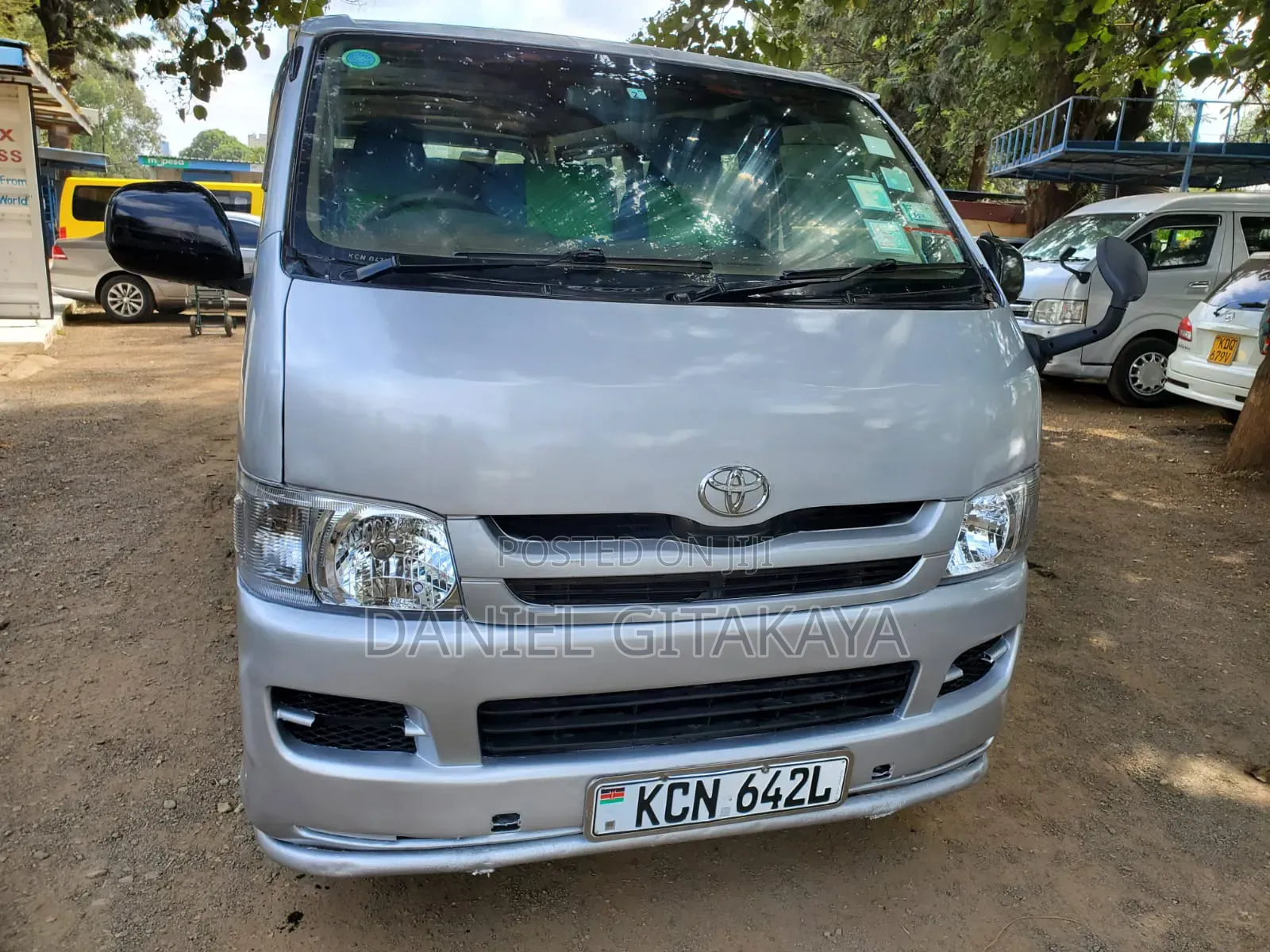 Toyota HiAce 2011 Silver