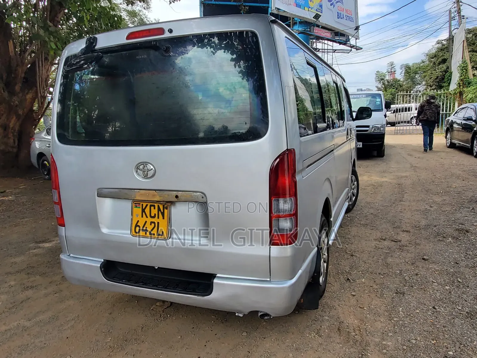 Toyota HiAce 2011 Silver