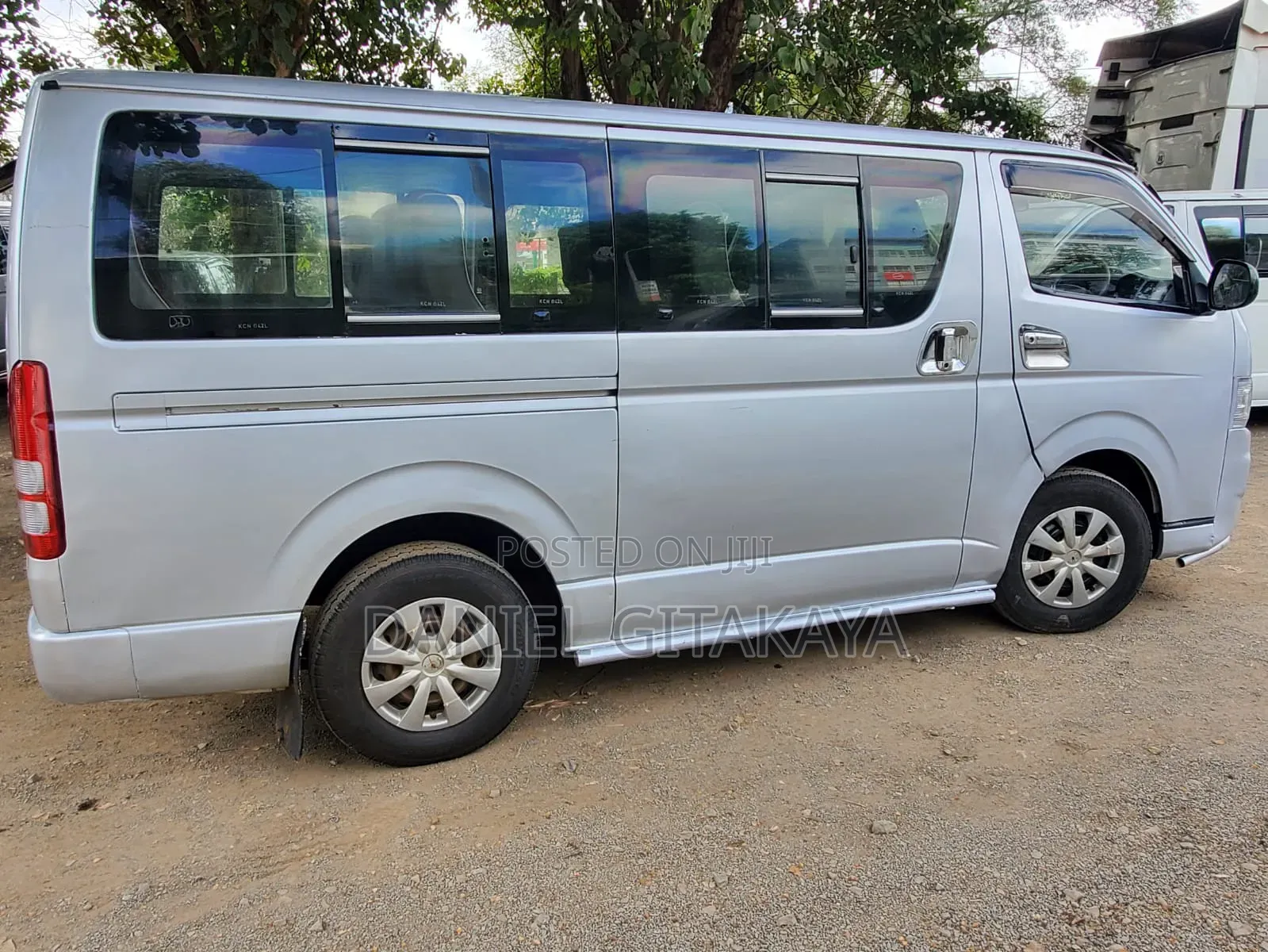 Toyota HiAce 2011 Silver