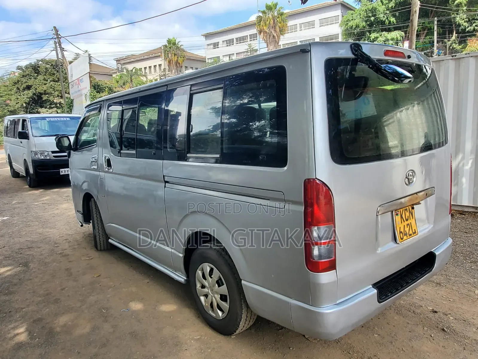 Toyota HiAce 2011 Silver