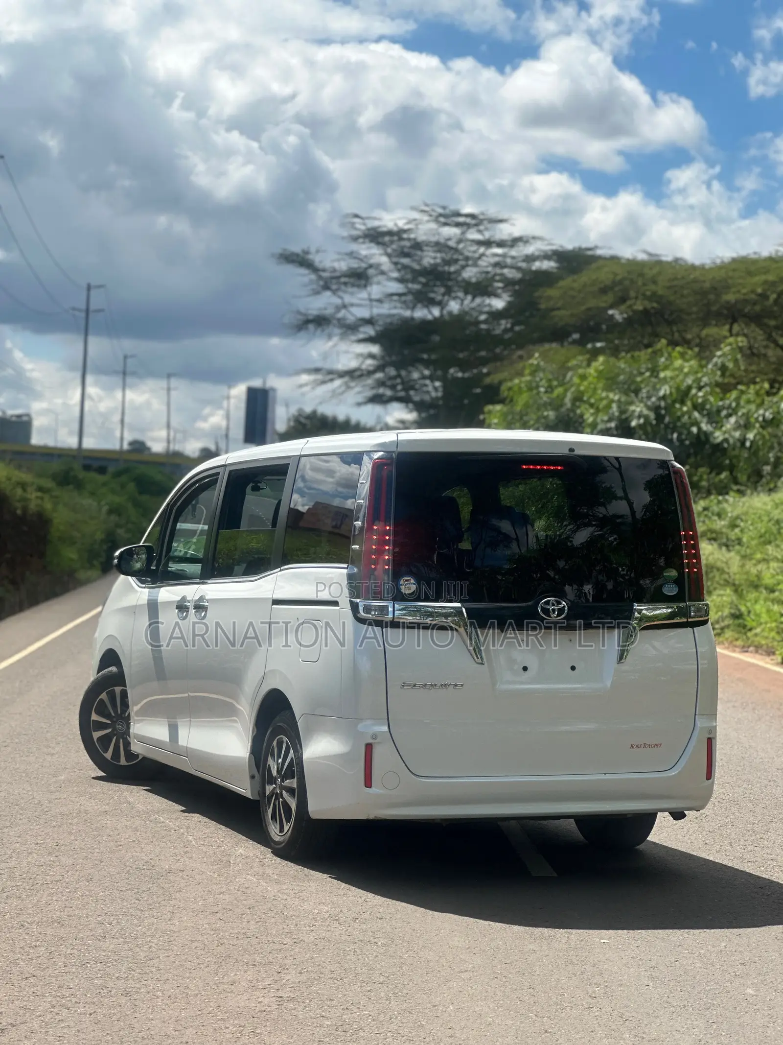 Toyota Esquire 2018 White