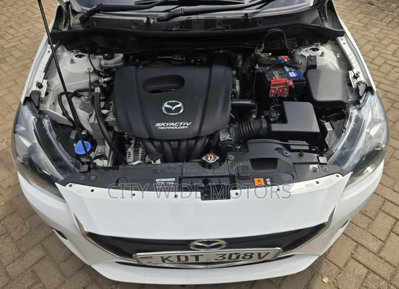 Mazda Demio 2018 White