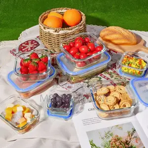 * 8 PCS Set Glass Food Storage Containers, With Airtight Lids.*