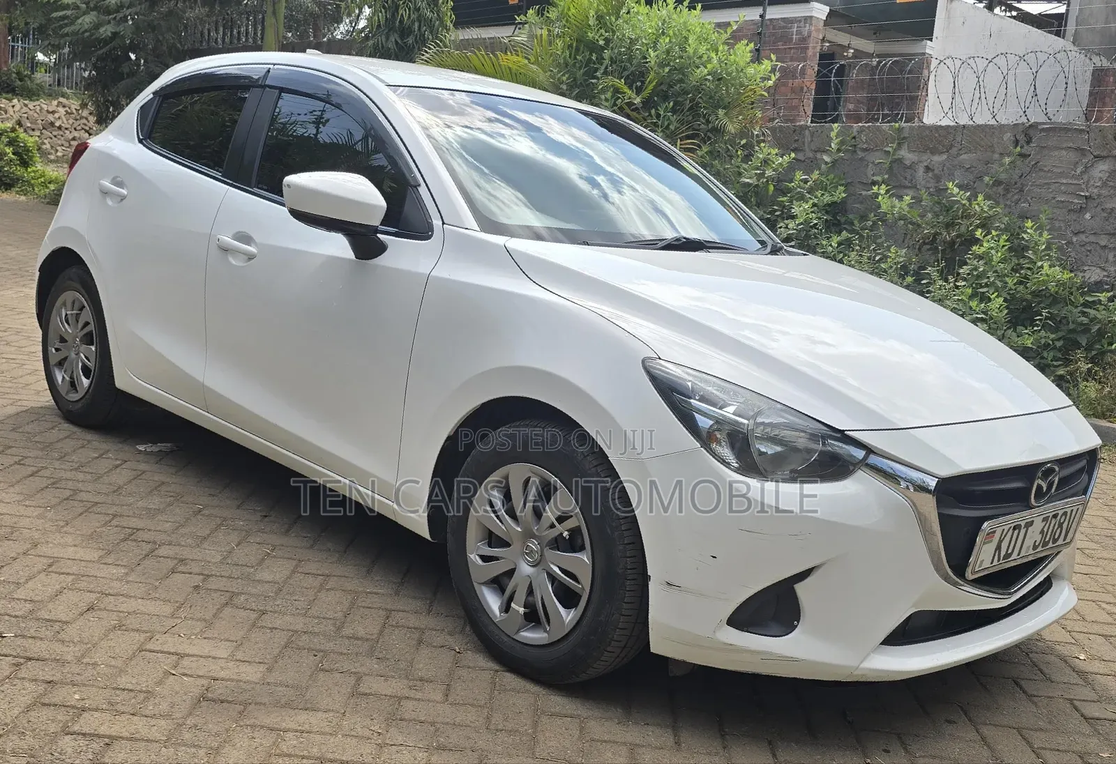 Mazda Demio 2018 White