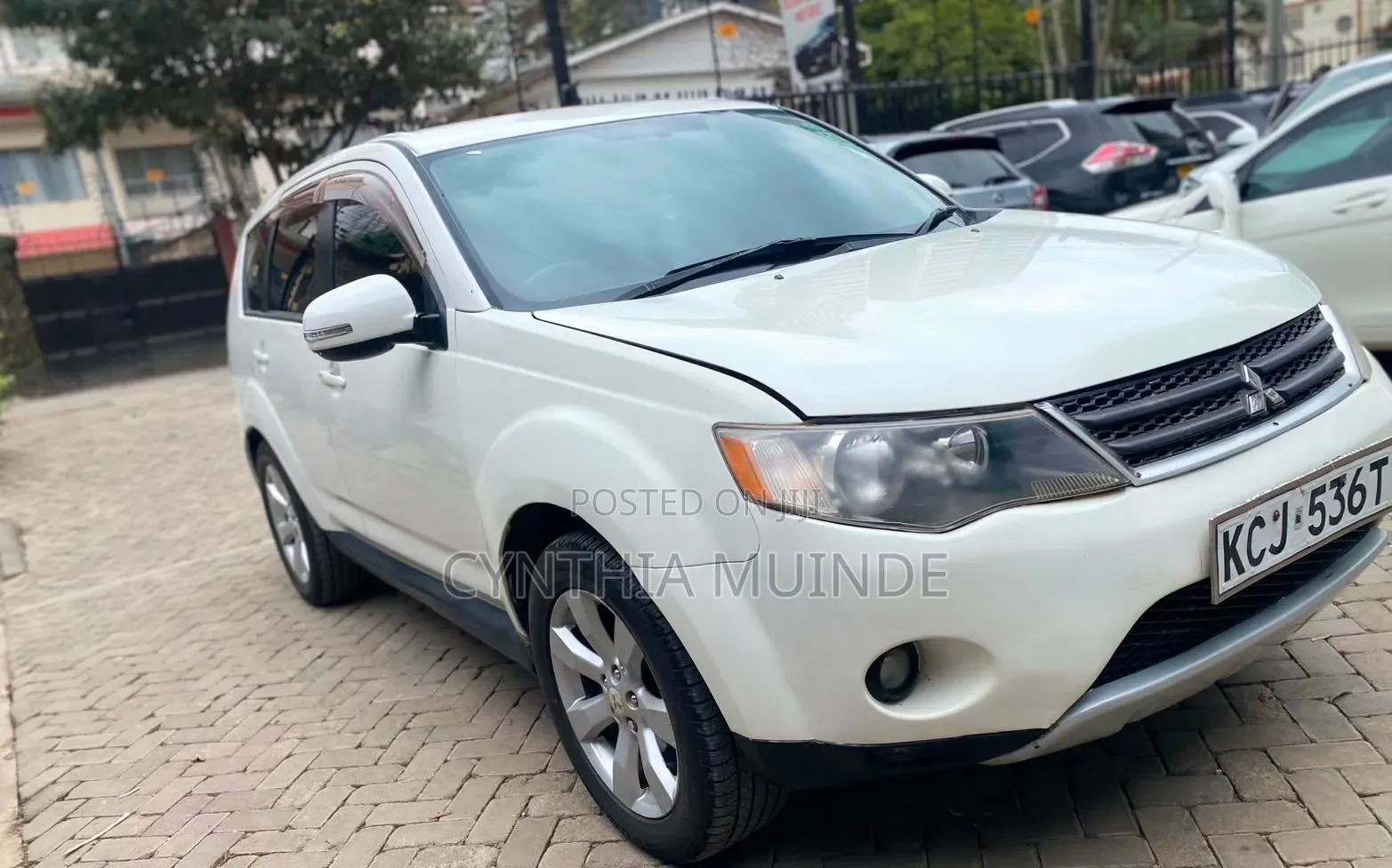 Mitsubishi Outlander 2010 White
