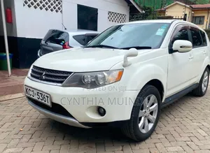 Mitsubishi Outlander 2010 White