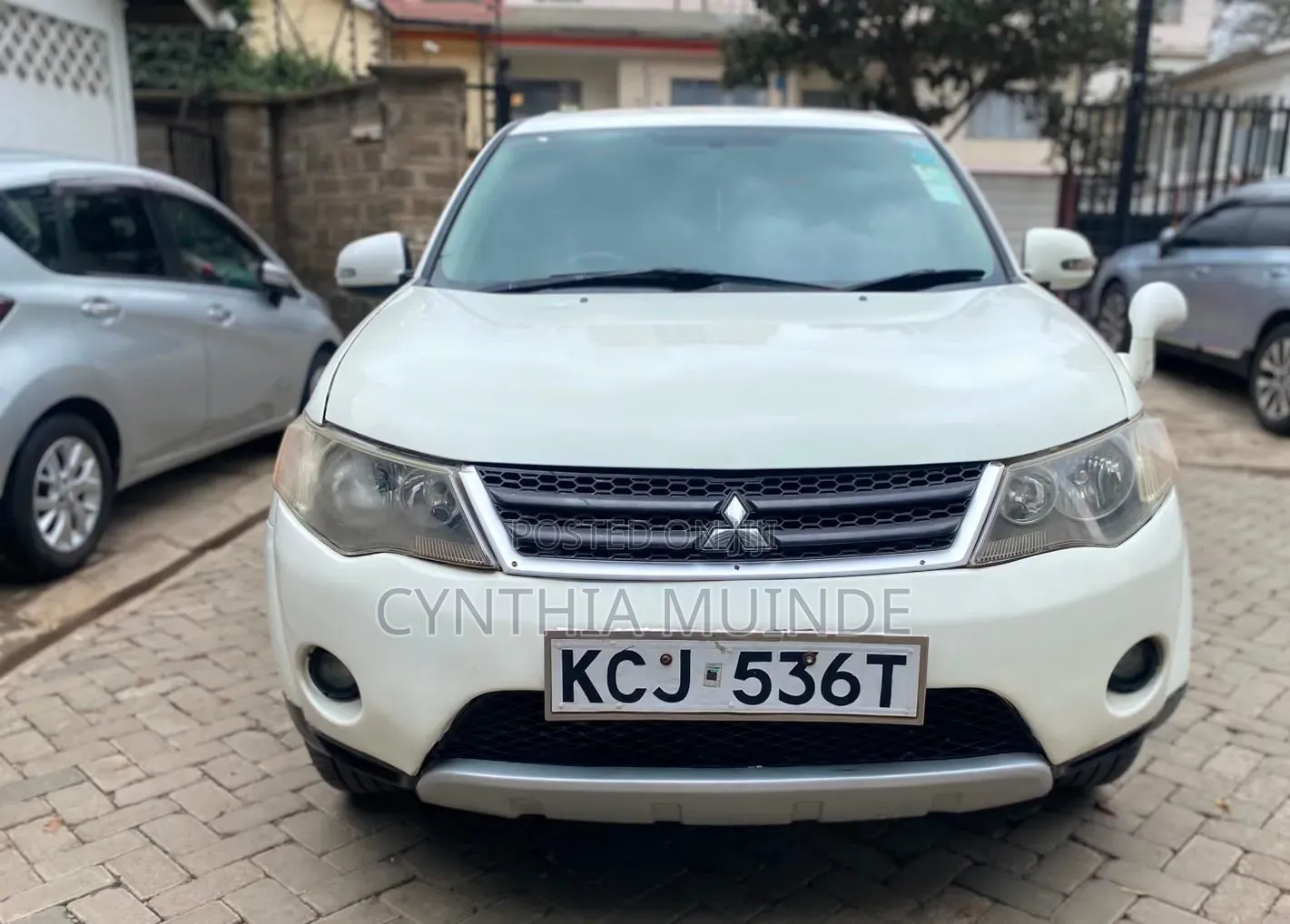 Mitsubishi Outlander 2010 White