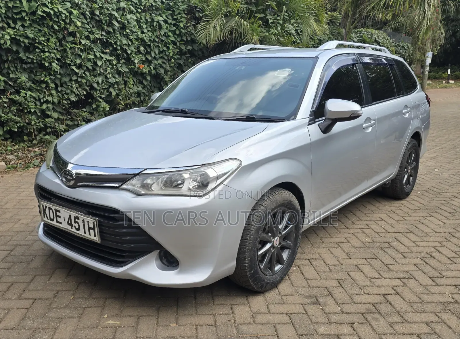 Toyota Corolla Fielder 2016 Silver