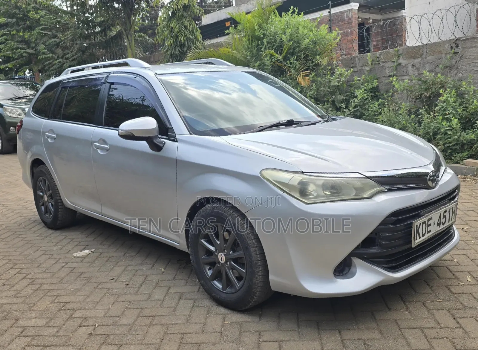 Toyota Corolla Fielder 2016 Silver