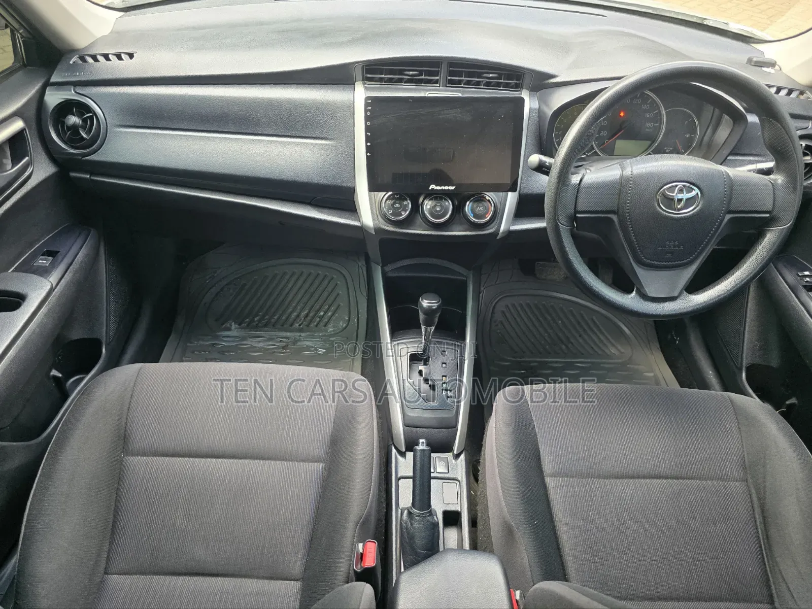 Toyota Corolla Fielder 2016 Silver