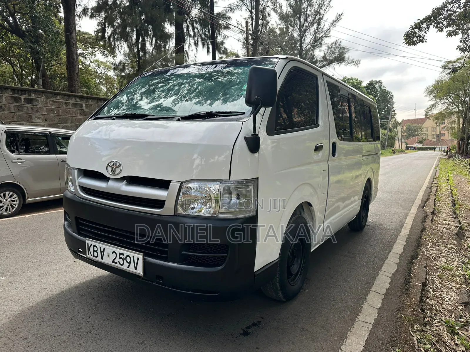 Toyota HiAce 2007 White