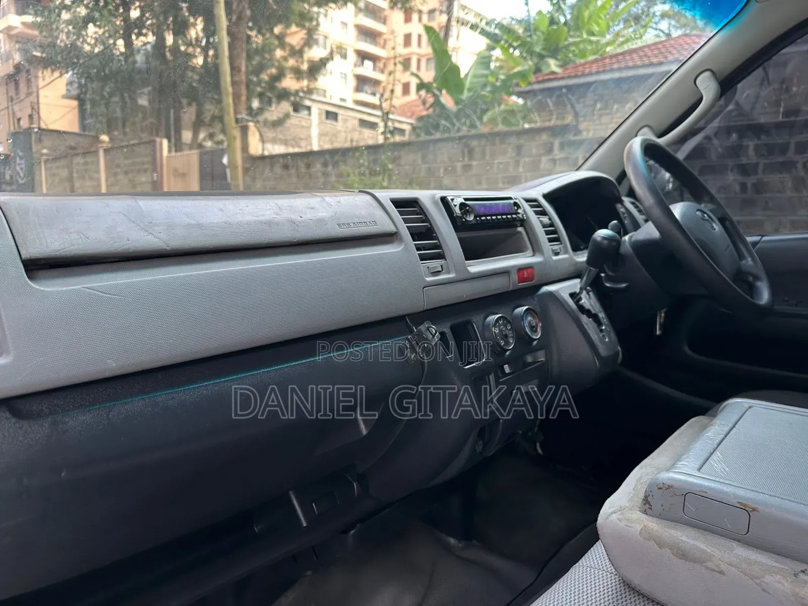 Toyota HiAce 2007 White