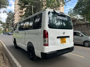 Toyota HiAce 2007 White