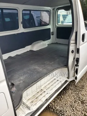 Toyota HiAce 2007 White
