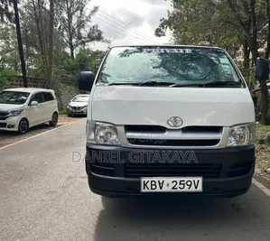Toyota HiAce 2007 White