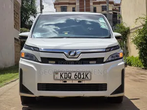 Toyota Voxy 2017 White