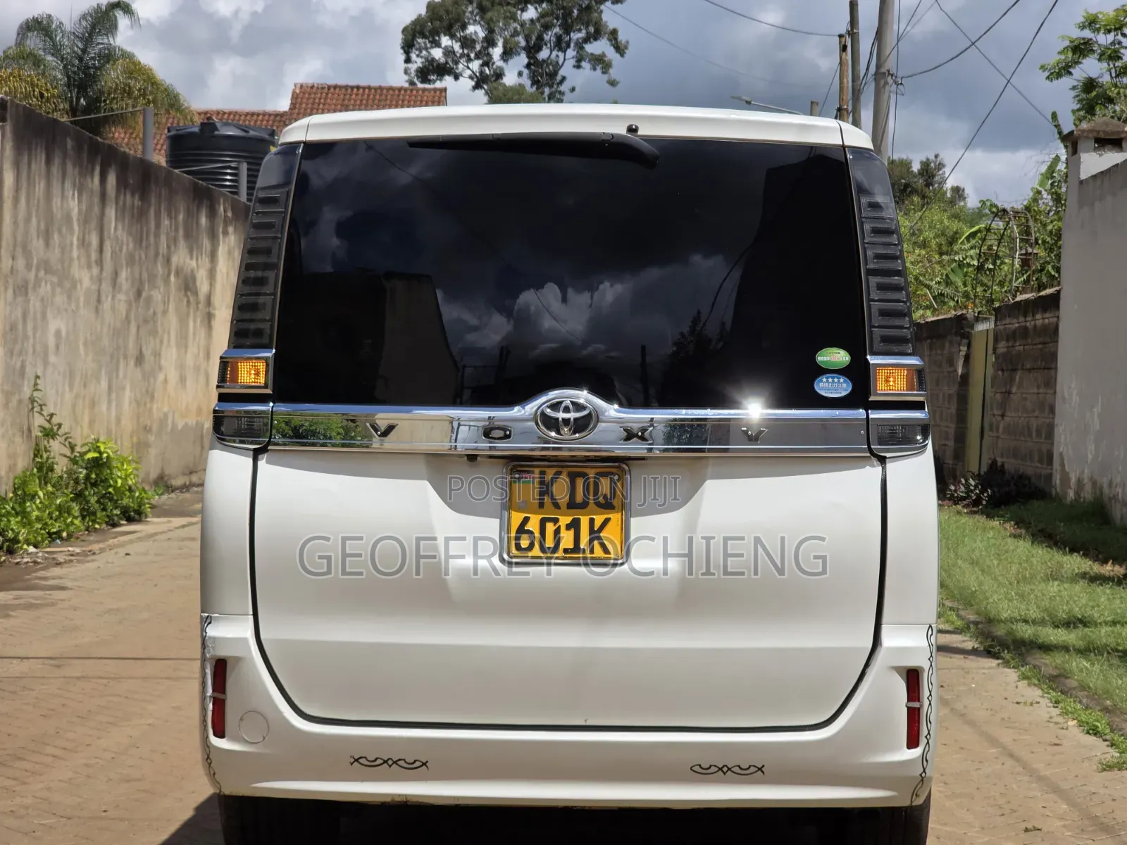 Toyota Voxy 2017 White
