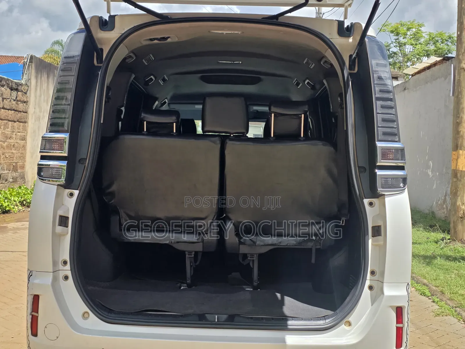 Toyota Voxy 2017 White