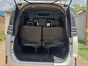Toyota Voxy 2017 White