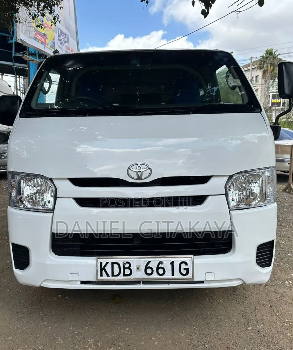 Toyota HiAce 2014 White