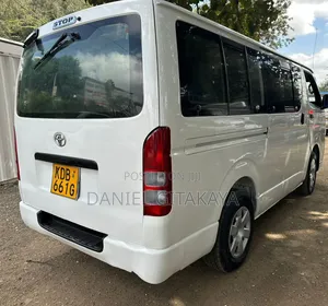Toyota HiAce 2014 White