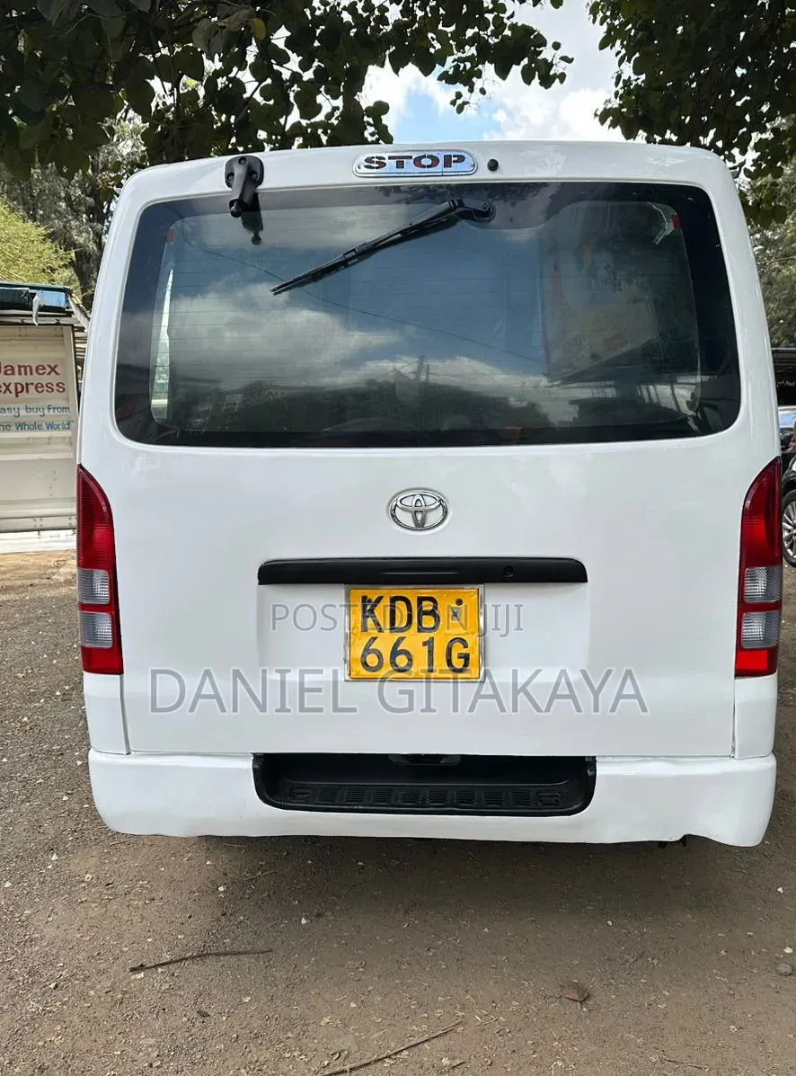 Toyota HiAce 2014 White